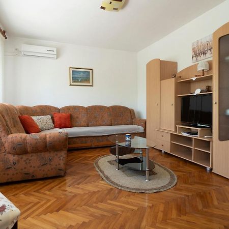Apartman Ema Gornji Karin Esterno foto