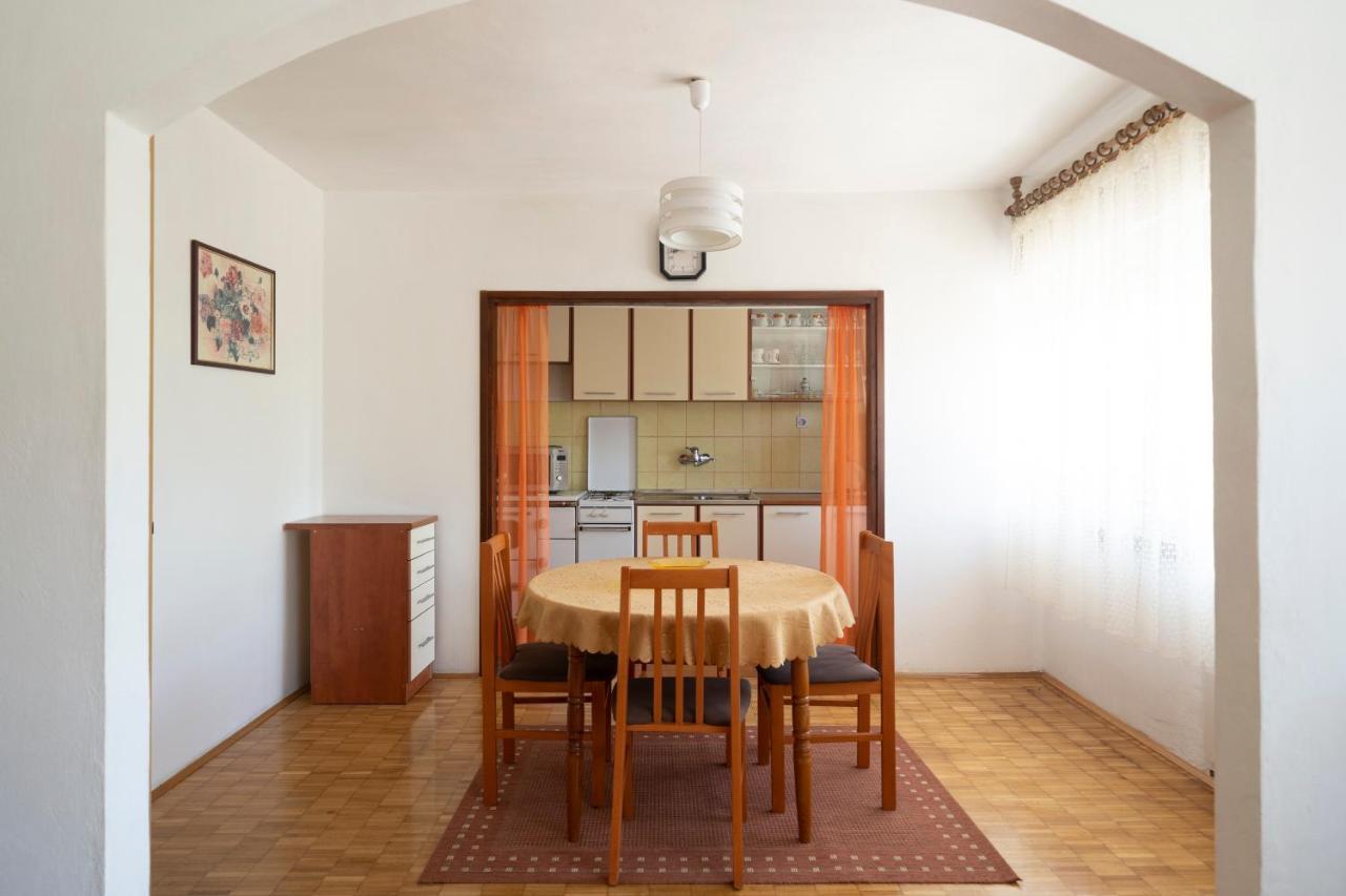 Apartman Ema Gornji Karin Esterno foto