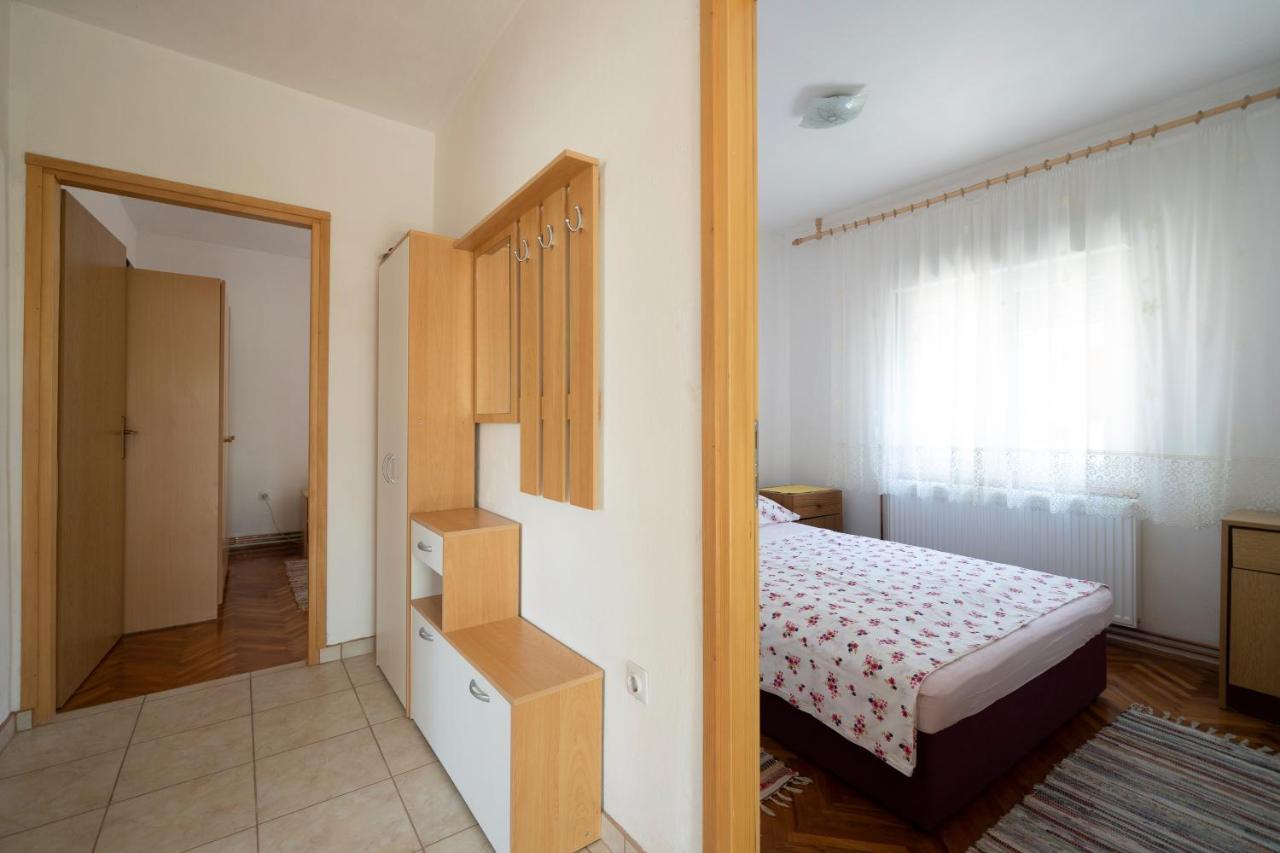 Apartman Ema Gornji Karin Esterno foto