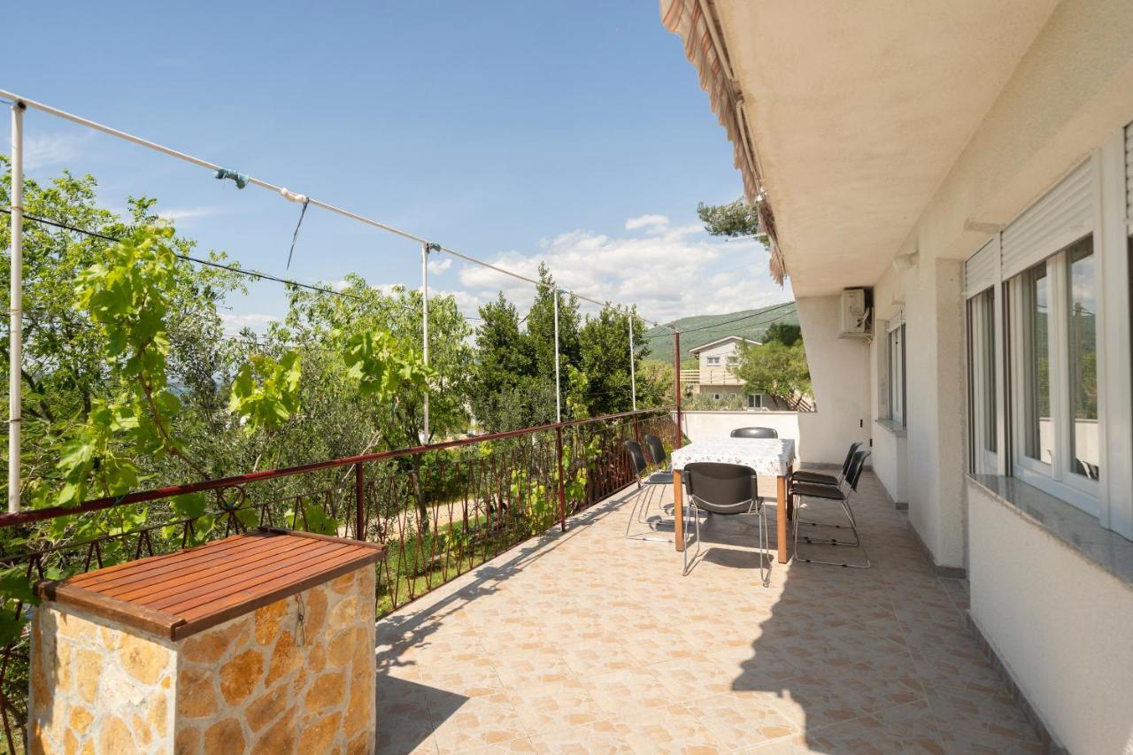 Apartman Ema Gornji Karin Esterno foto