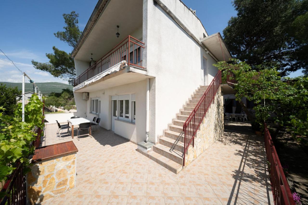 Apartman Ema Gornji Karin Esterno foto